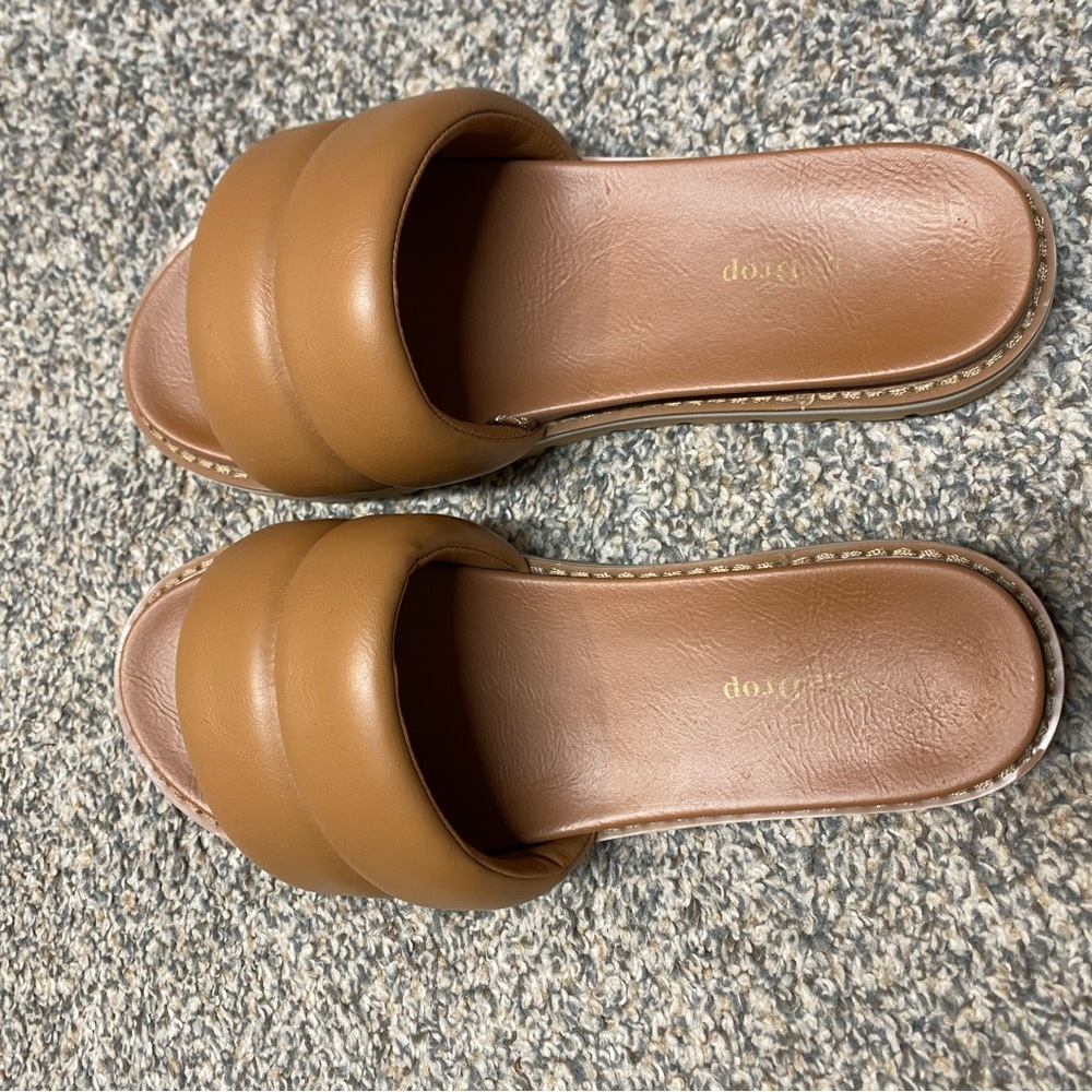 Elegant Tan Leather Slide Sandals